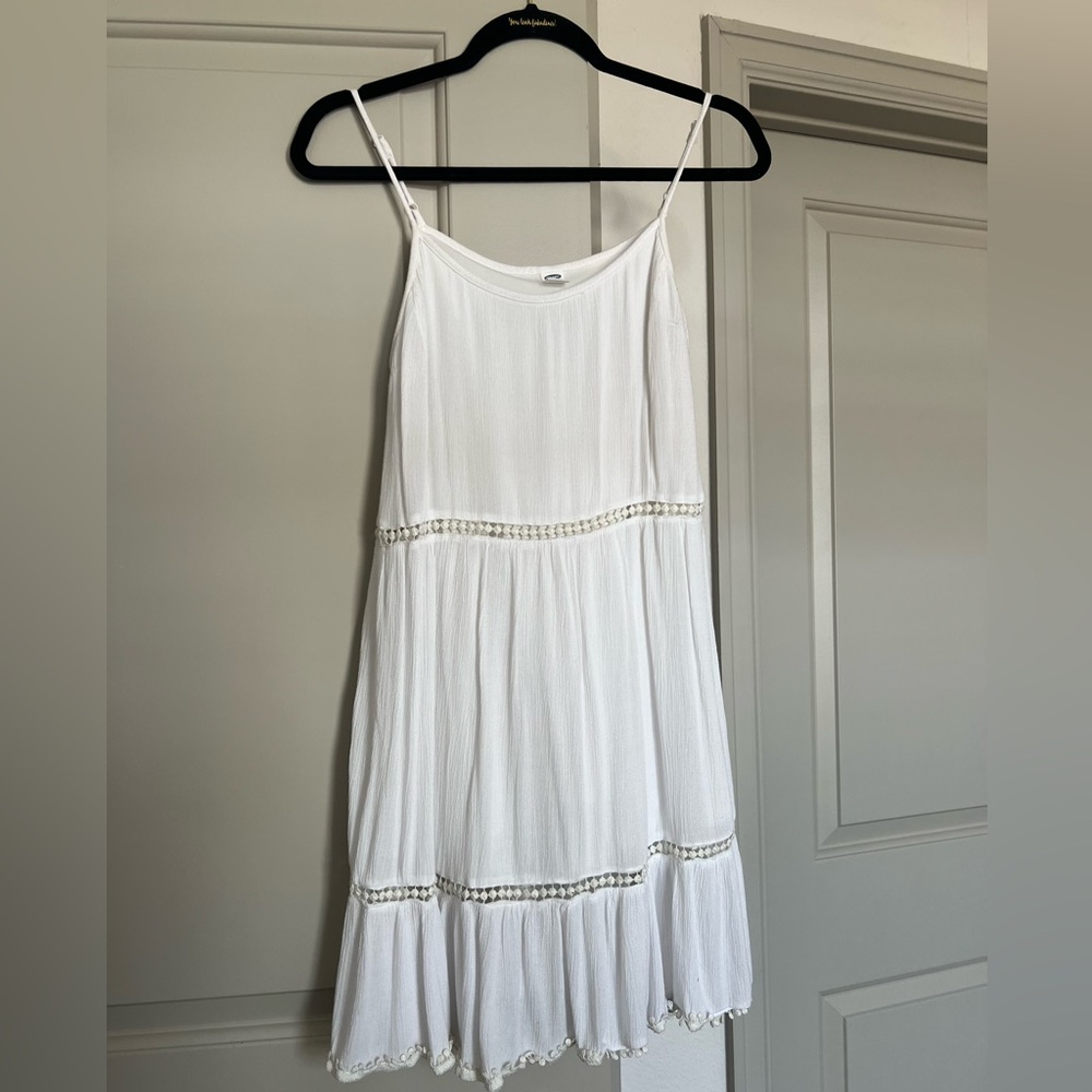 🕊️white flowy dress 🕊️
